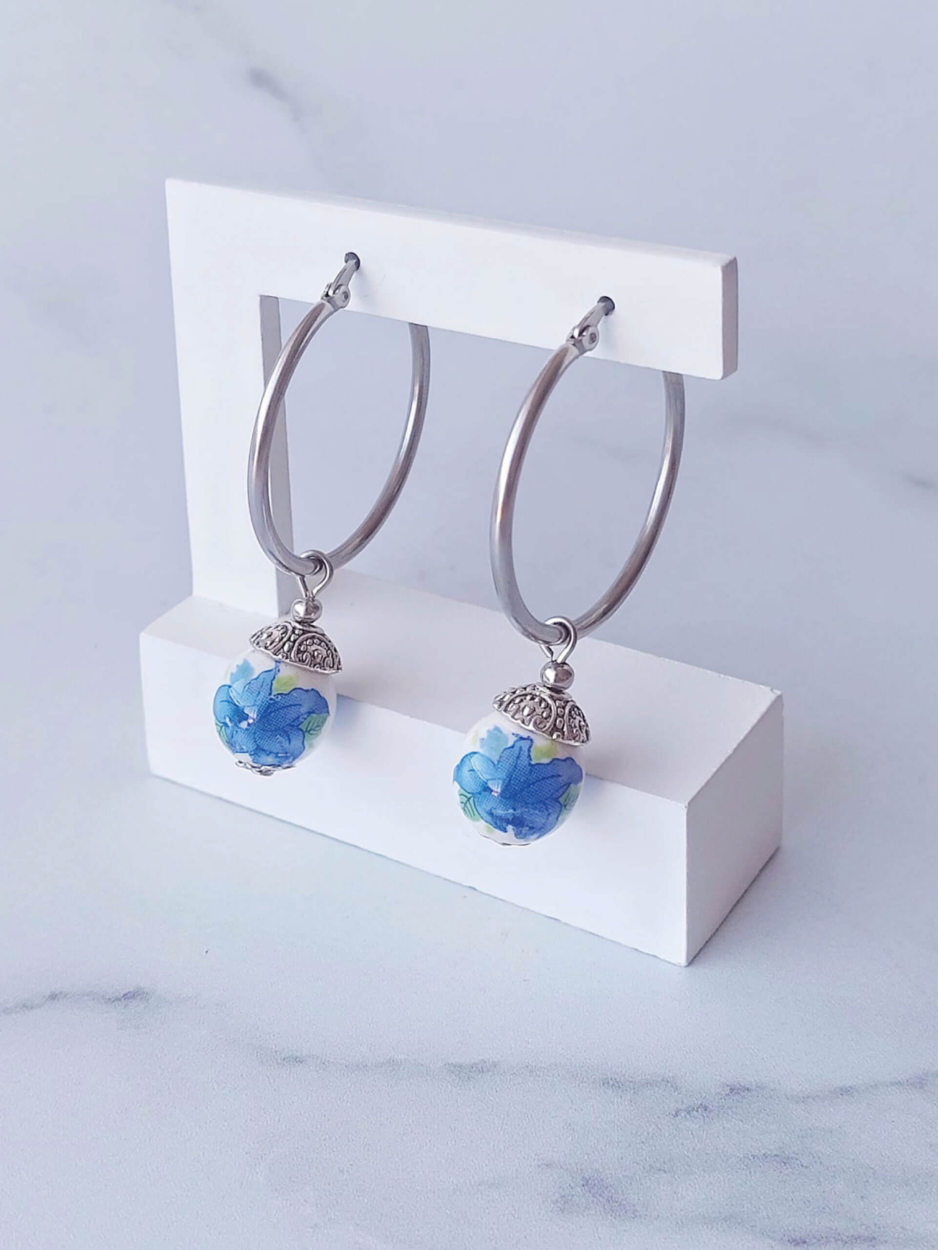 Aros La vie est belle, Acero